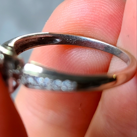 White Gold Diamond Ring - Picture 8 of 10